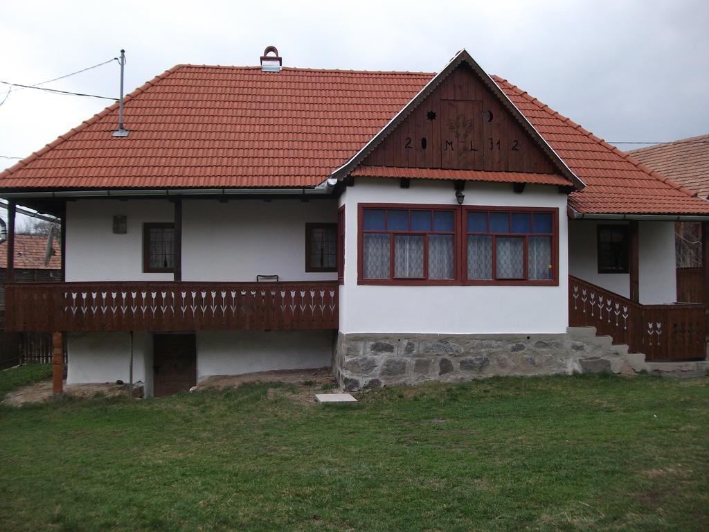 Maksai Lak Apartment Ocna de Sus Exterior foto